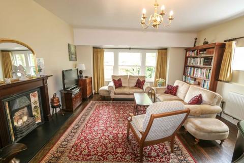 4 bedroom detached house for sale, Bacon Lane, Hayling Island