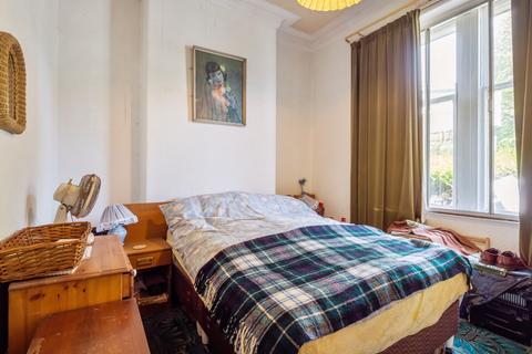 8 Carmunnock Road, Glasgow, G44 4UE