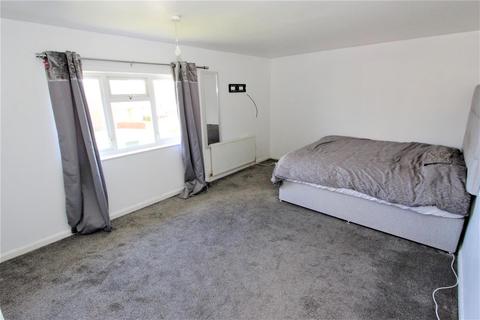 3 bedroom terraced house for sale - Carlyle Crescent, Great Sutton
