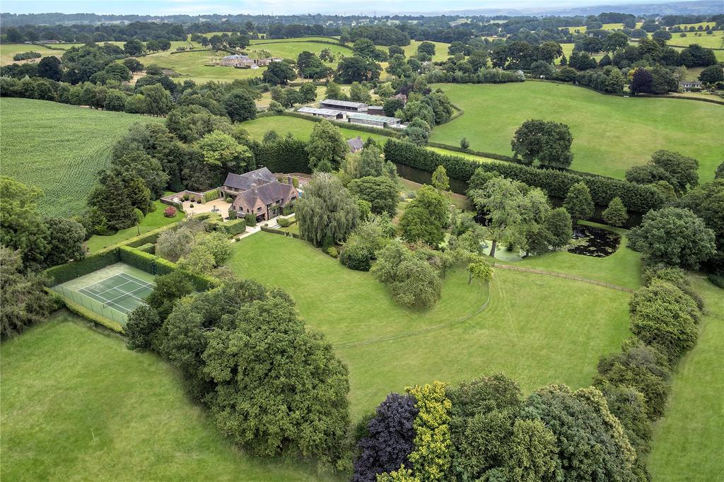 Fanshawe Lane, Henbury, Cheshire, SK11 4 bed detached house for sale