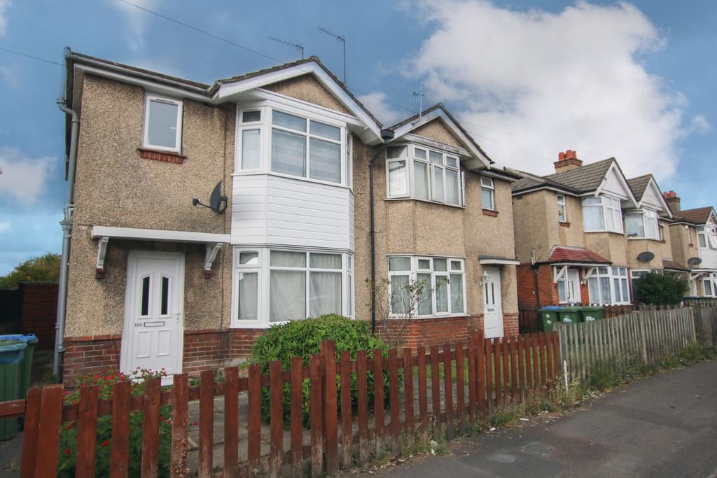 Warren Avenue, Shirley Warren, Southampton 3 bed semidetached house