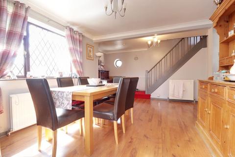 11 Ferry Lane, Stanley, Wakefield, WF3 4JR