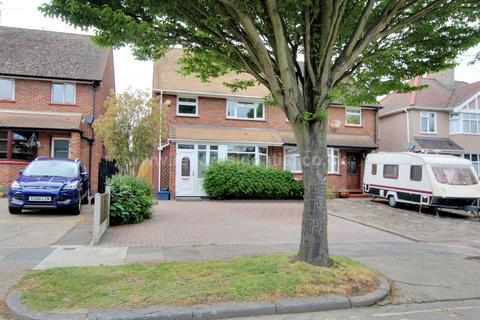 3 bedroom semi-detached house to rent - Rochester Drive, Westcliff On Sea
