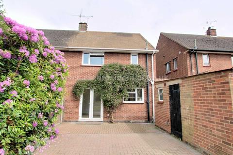 3 bedroom semi-detached house to rent - Rochester Drive, Westcliff On Sea