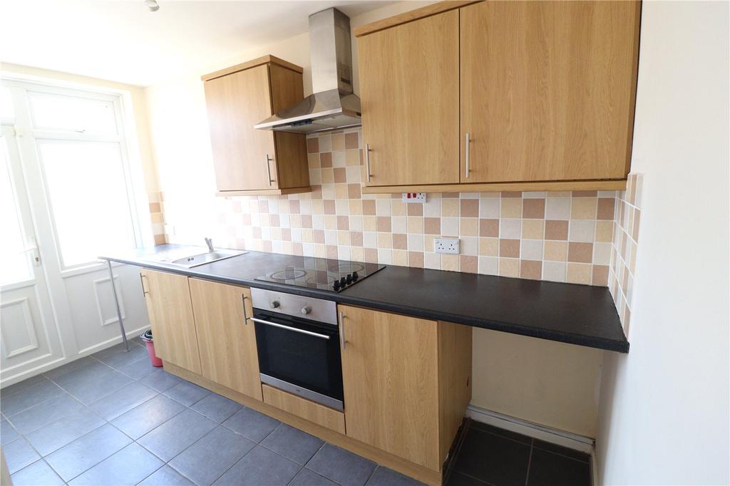 Little Lullaway, Basildon, Essex, SS15 4 bed house £1,400 pcm (£323 pw)