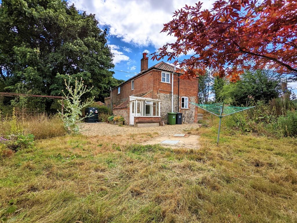 North Walsham, 2 bed semidetached house £750 pcm (£173 pw)