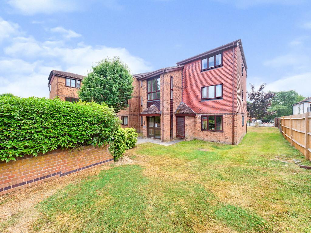 Tanyard Close, Horsham 1 bed ground floor flat £200,000