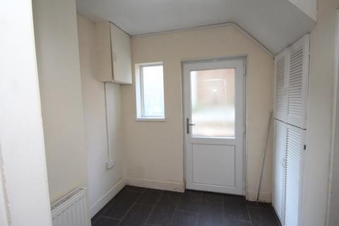 2 bedroom semi-detached house for sale - Withington Road, Stoke-on-trent, ST6