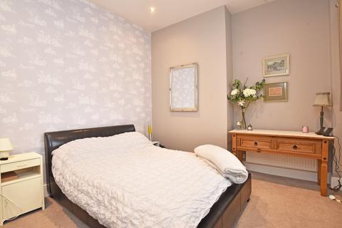 2 bedroom ground floor flat for sale - The Avenue, Harrogate