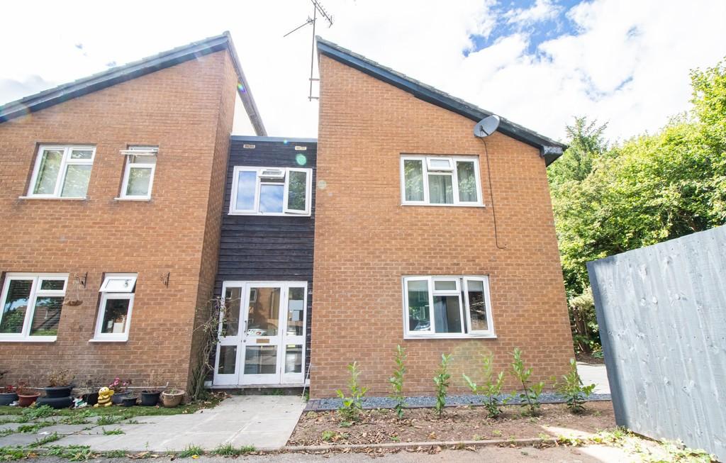Tangmere Drive, Radyr Way 1 bed apartment £725 pcm (£167 pw)