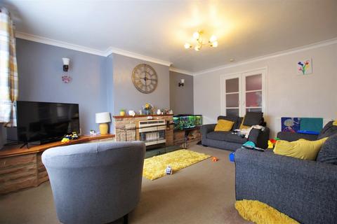 5 Shipton Drive, Uttoxeter, ST14 7NJ