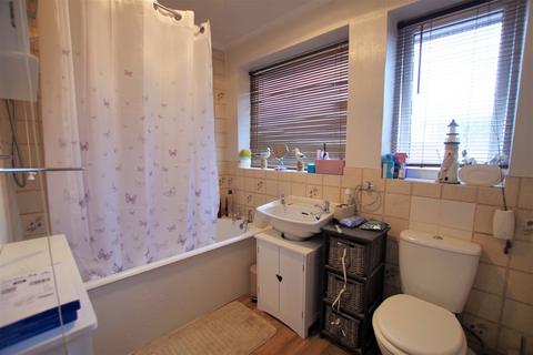 5 Shipton Drive, Uttoxeter, ST14 7NJ