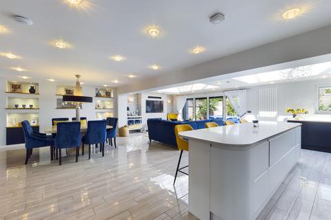 11 Causer Road, Barton Under Needwood, Burton-on-trent, DE13 8FD