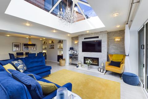 11 Causer Road, Barton Under Needwood, Burton-on-trent, DE13 8FD