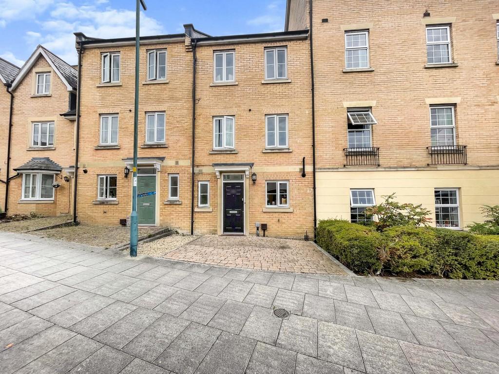 Millgrove Street, Redhouse, Swindon 3 bed terraced house £280,000