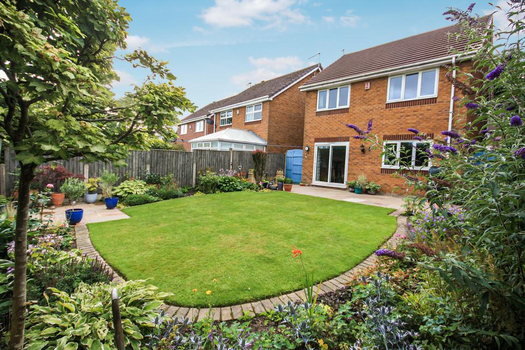 Meadow Court, Newchapel, StokeonTrent 3 bed detached house for sale