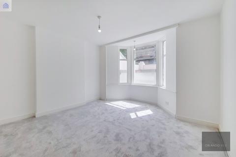 1 bedroom ground floor flat for sale - Landor Road, Clapham