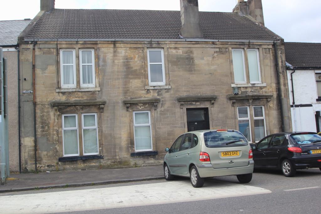 Eastside, Kirkintilloch 1 bed ground floor flat £550 pcm (£127 pw)