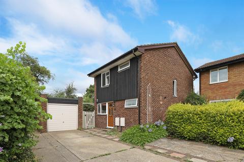 5 bedroom detached house for sale, Morland Close, Hampton