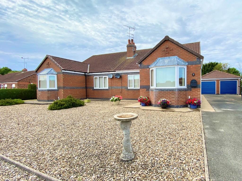 Manor Close, Driffield 2 bed semidetached bungalow for sale £230,000