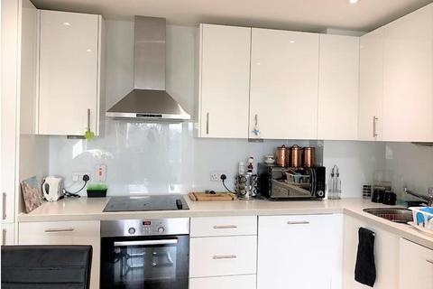 1 bedroom flat for sale, Feltham,  London,  TW13