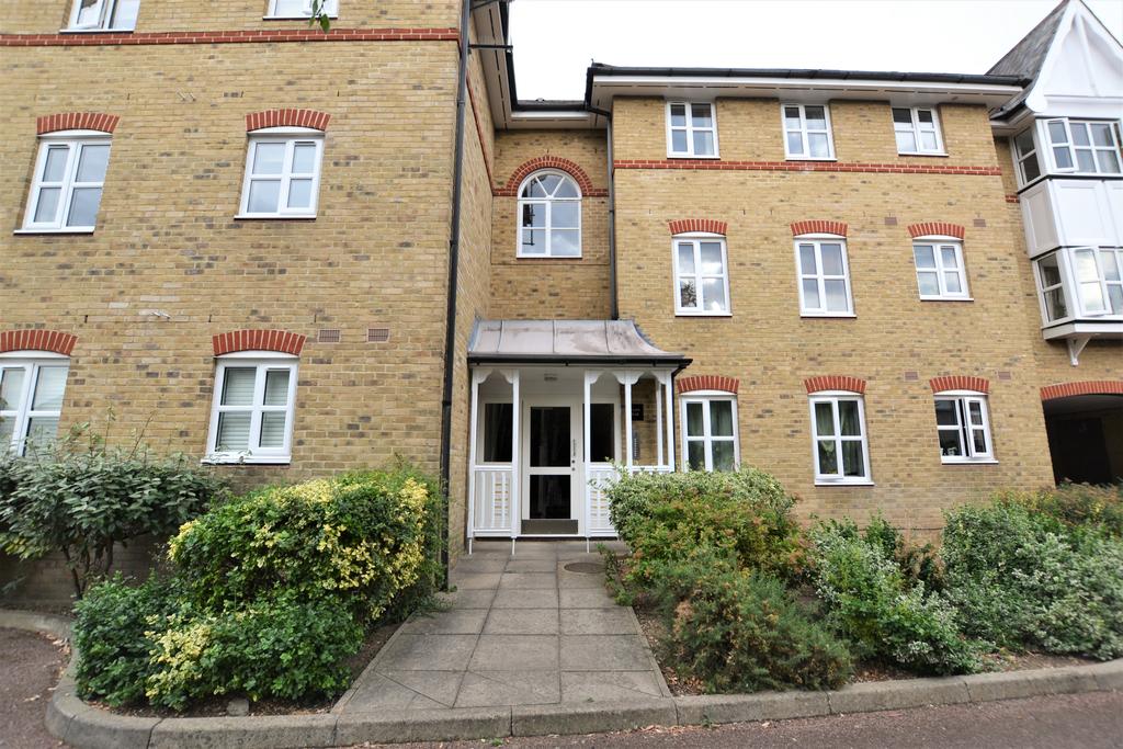 Gordon Road, Enfield EN2 2 bed flat £1,400 pcm (£323 pw)