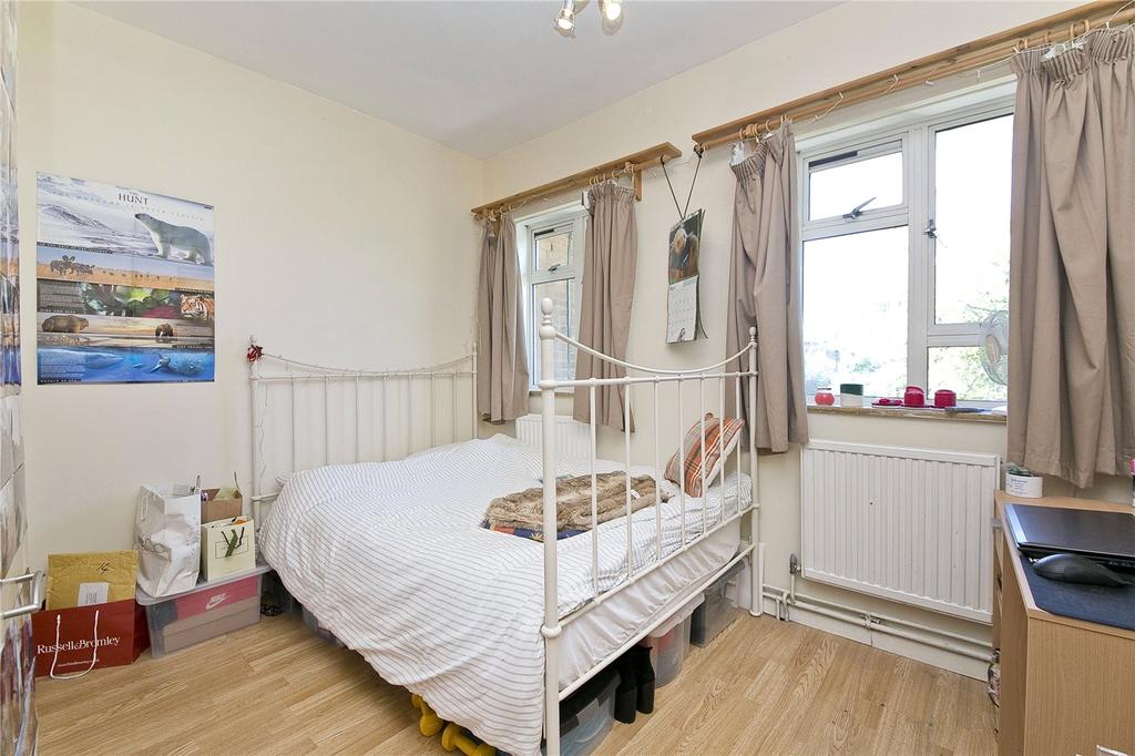 Willingham Close, London 4 bed maisonette - £3,142 pcm (£725 pw)