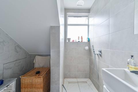 17e Ribblesdale Road, London, N8 7EP
