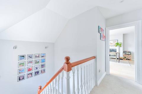 17e Ribblesdale Road, London, N8 7EP