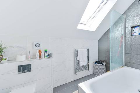 17e Ribblesdale Road, London, N8 7EP