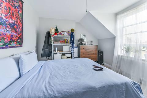 17e Ribblesdale Road, London, N8 7EP