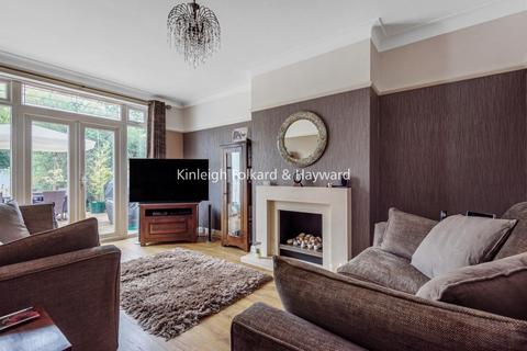 40 Pine Avenue, West Wickham, BR4 0LW