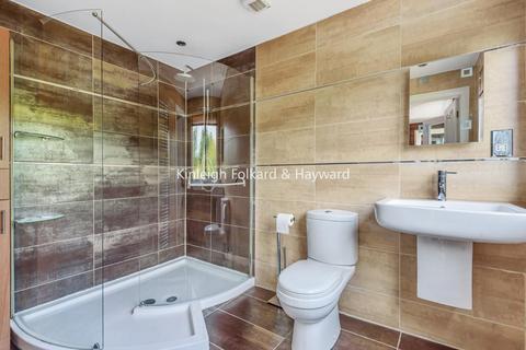 40 Pine Avenue, West Wickham, BR4 0LW