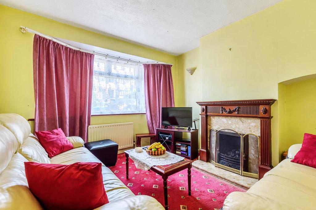 Oldstead Road, Bromley 3 bed end of terrace house £460,000