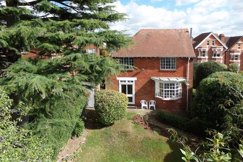 53 Sylvan Road, Exeter, EX4 6EY