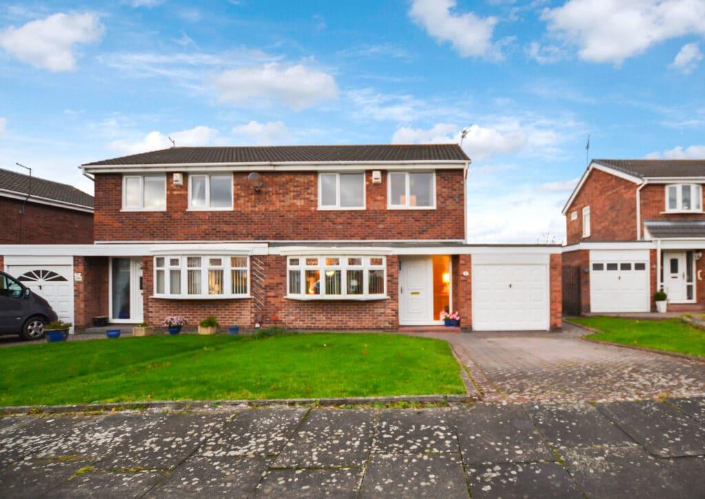 3 Bedroom Semidetached House Available to Rent on Velville Court, Kingston Park, Newcastle Upon