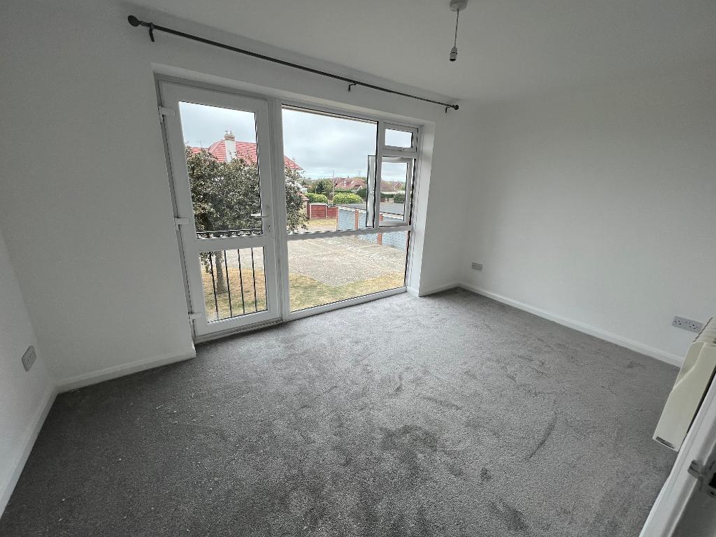 Cokeham Road, Sompting, BN15 0AL 1 bed flat £875 pcm (£202 pw)