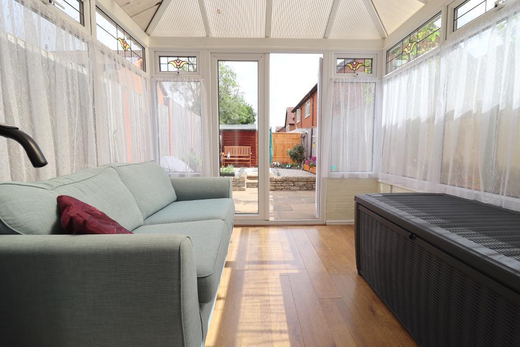 Cromer Way, Bushmead, Luton, Bedfordshire, LU2 7EE 2 bed terraced house £290,000