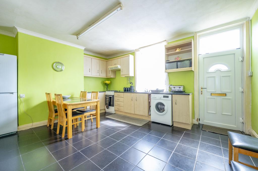 Peel Street, Morley, LS27 4 bed terraced house £199,950