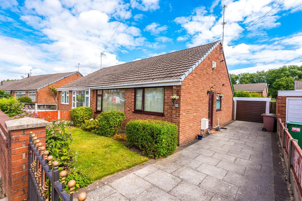 Paisley Avenue, St Helens, WA11 2 bed semidetached bungalow £185,000