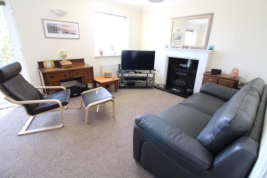 Saxilby Road, East Morton, Keighley... 3 bed semidetached house £275,000
