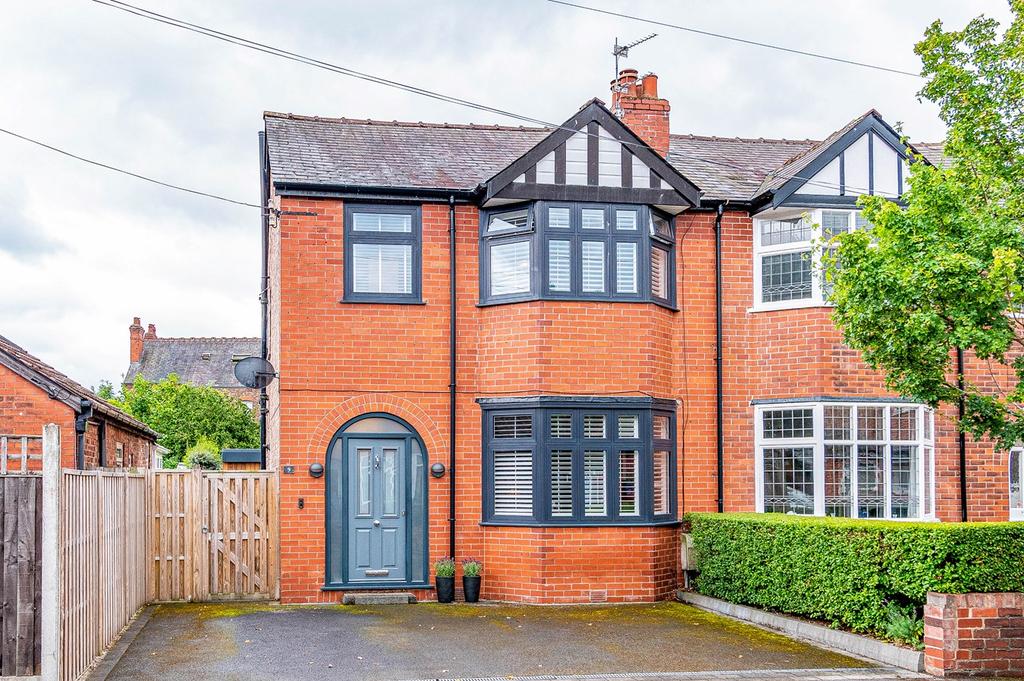 Wyndcliff Drive, Flixton, Manchester... 3 bed semidetached house £375,000