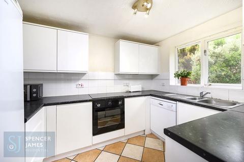 4 bedroom terraced house to rent - Fishguard Way, Galleons Lock, E16