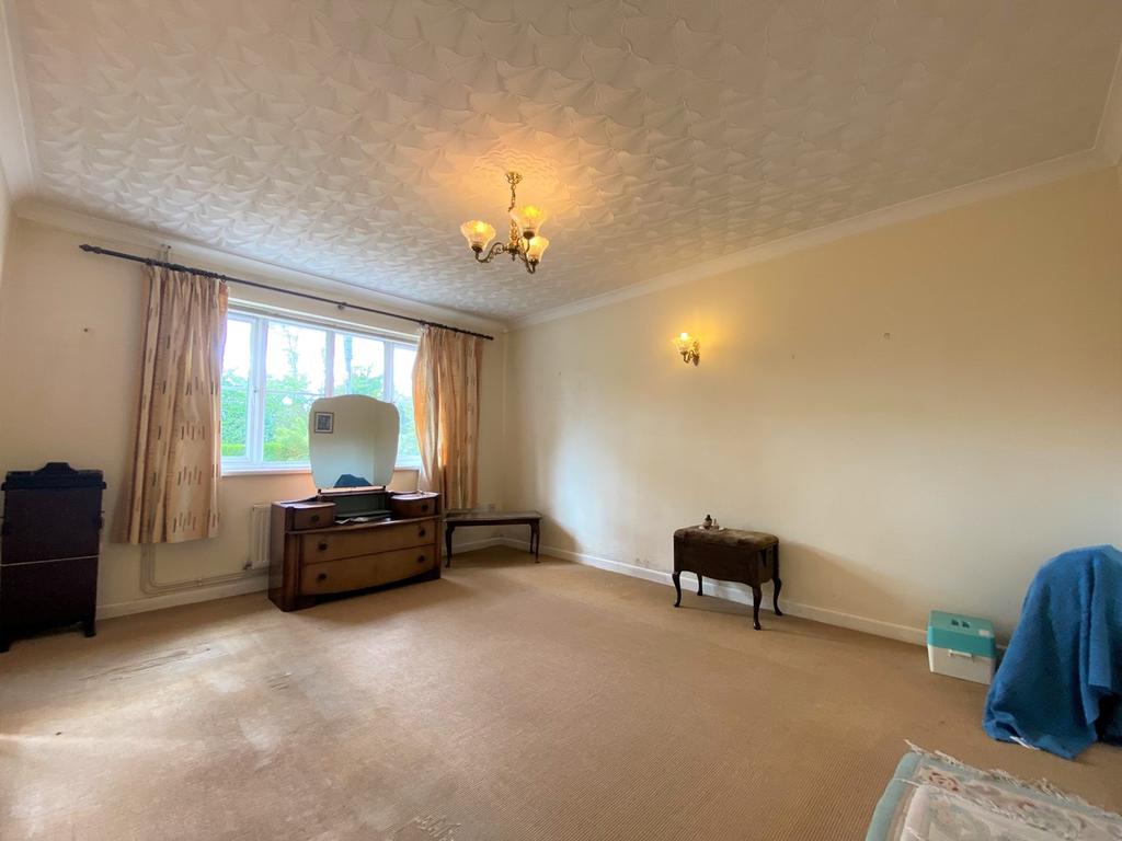High Road, Great Finborough, Stowmarket, IP14 3 bed chalet £325,000