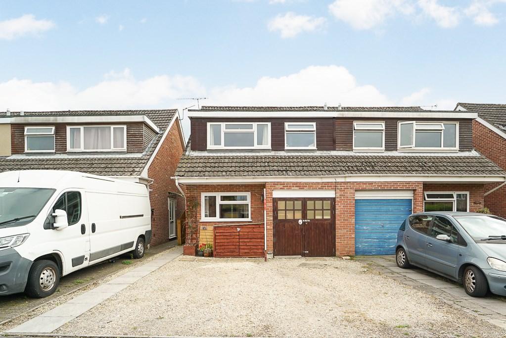 Manor Farm Crescent, WestonSuperMare, BS24 3 bed semidetached house