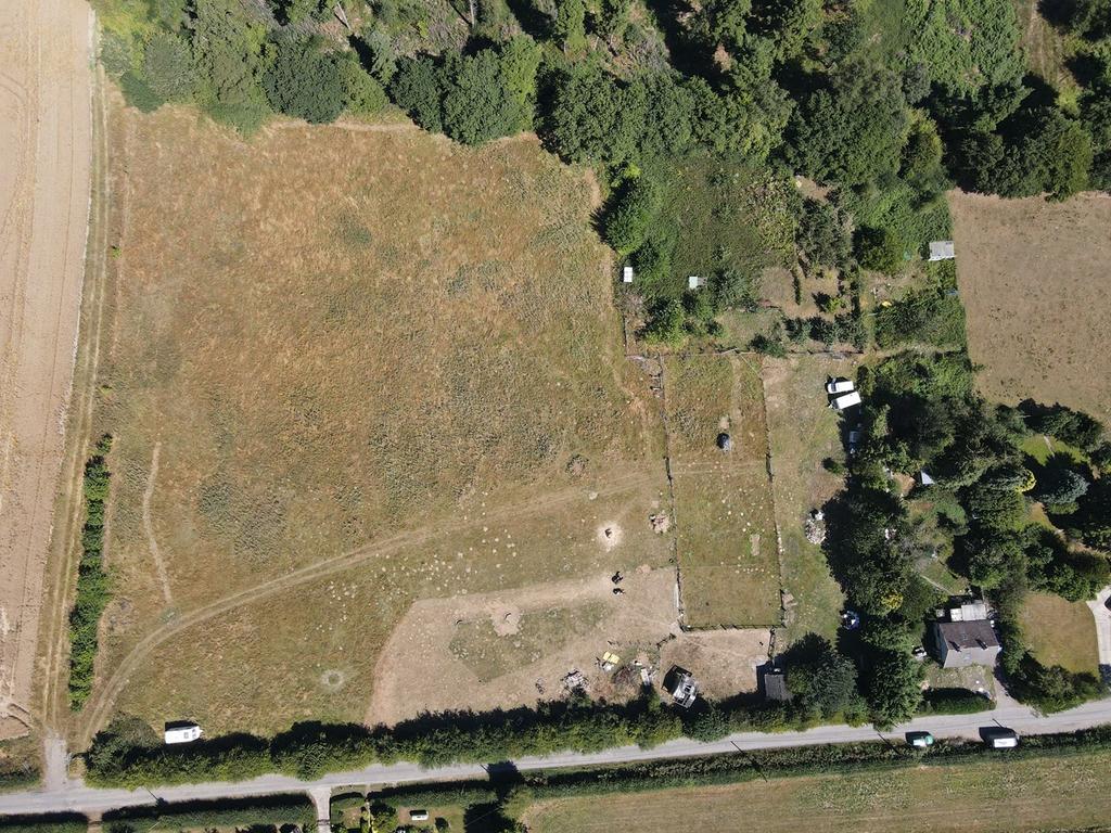 Gate Lane, Rhodes Minnis, Canterbury, CT4 2 bed detached bungalow £