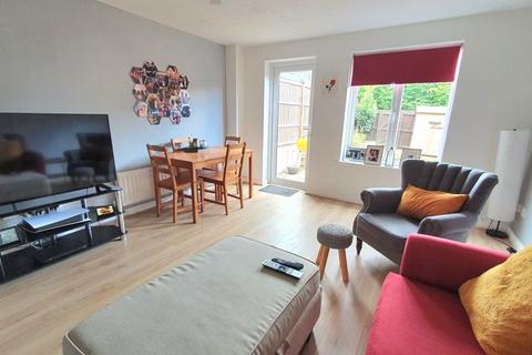 10 Dodington Close, Barnwood, Gloucester, GL4 3JG