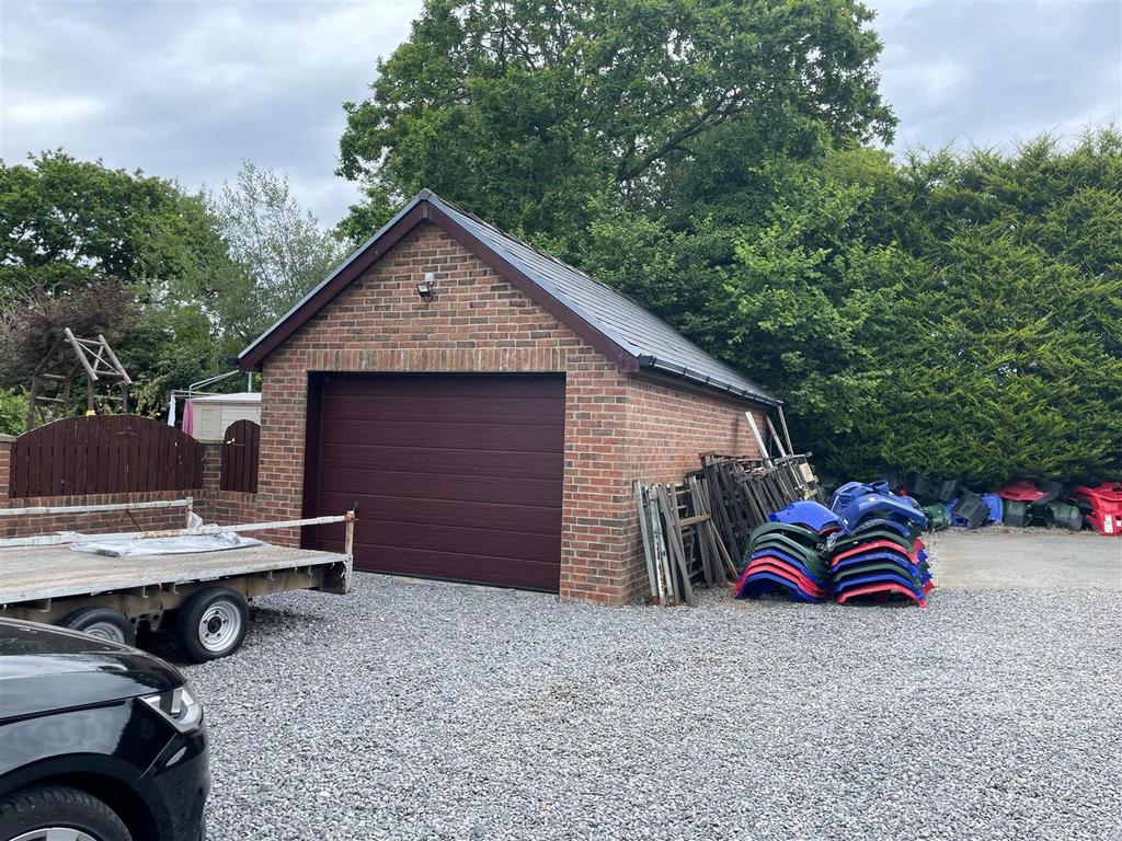 Detached Garage