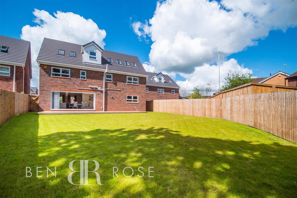 Fossdale Moss, Leyland 5 bed detached house £654,950