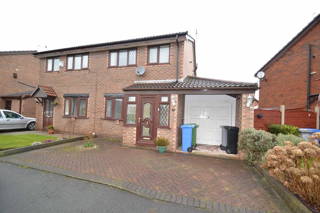 Stephenson Road, Stretford 3 bed semidetached house £950 pcm (£219 pw)